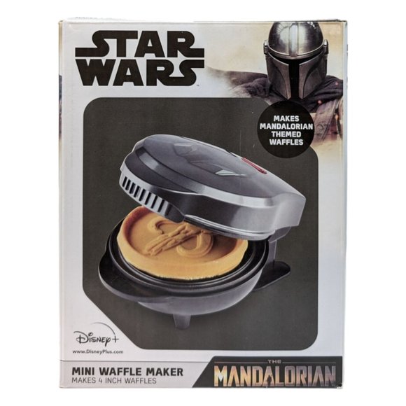 Disney Star Wars The Mandalorian Mini Waffle Maker with 24 Straws - Picture 3 of 13